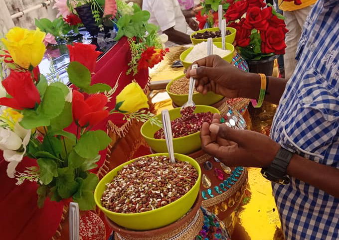 Paaku Display Items Stall